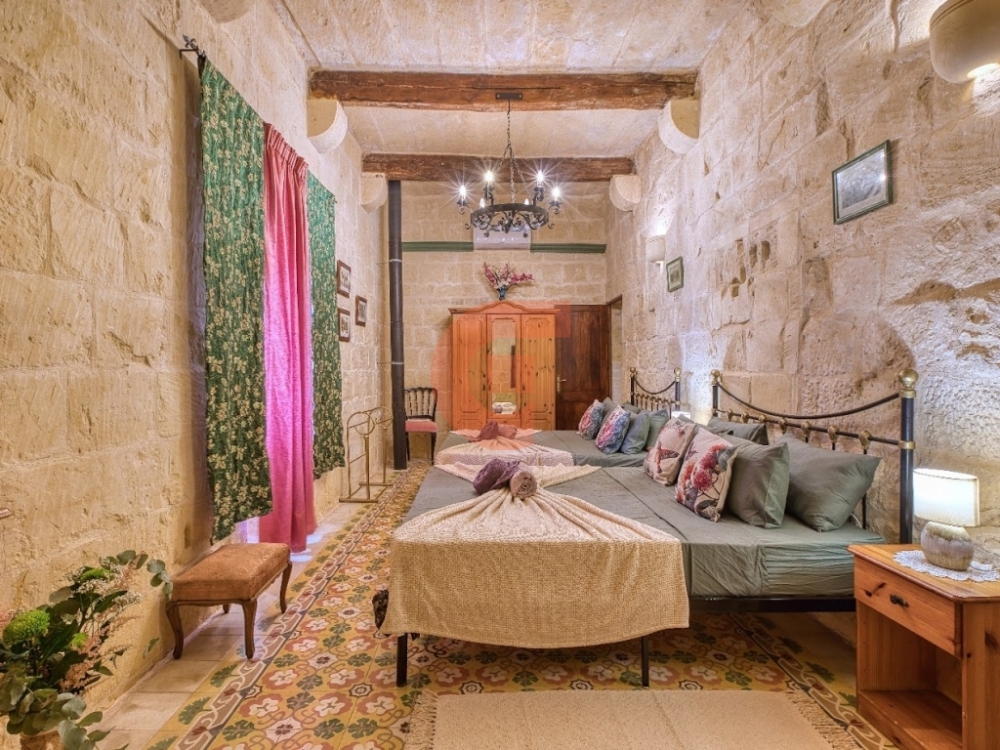 70c708e4-25d2-4626-9867-1a1caf25268f 70c708e4-25d2-4626-9867-1a1caf25268f