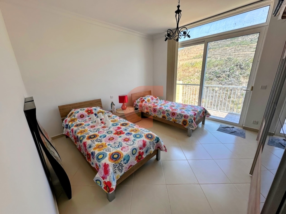 IMG_4243-EDIT (1) IMG_4243-EDIT (1)